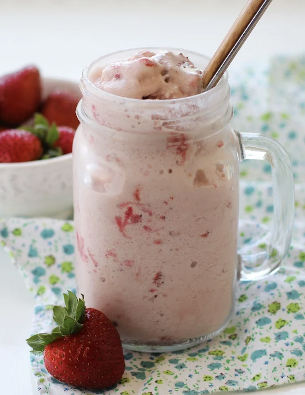 Baked Strawberries&nbsp;& Coconut Milk Smoothie